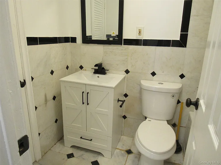 7 N James St #I — Photo 9