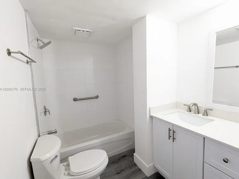 555 NE 15th St #12D — Photo 17