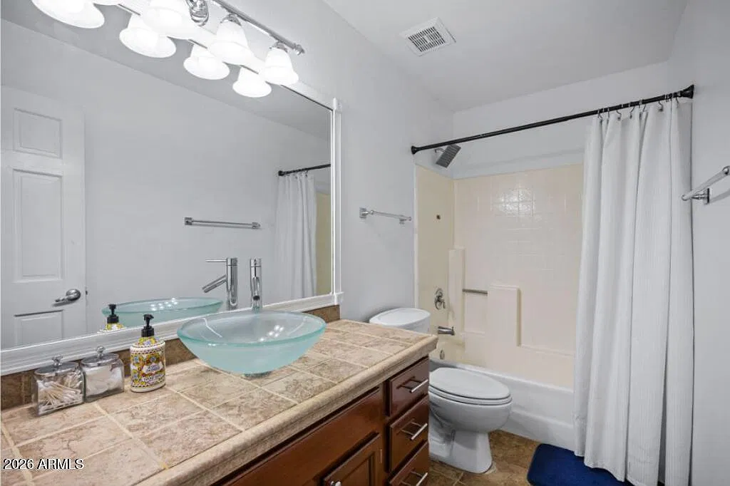 5 bed, 3344 sqft, $5,500 — Photo 4