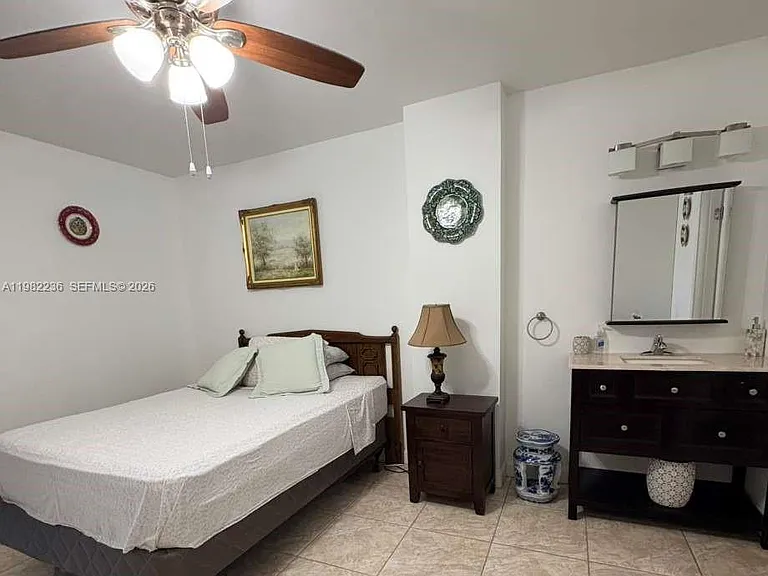 20500 W Country Club Dr #410 — Photo 16