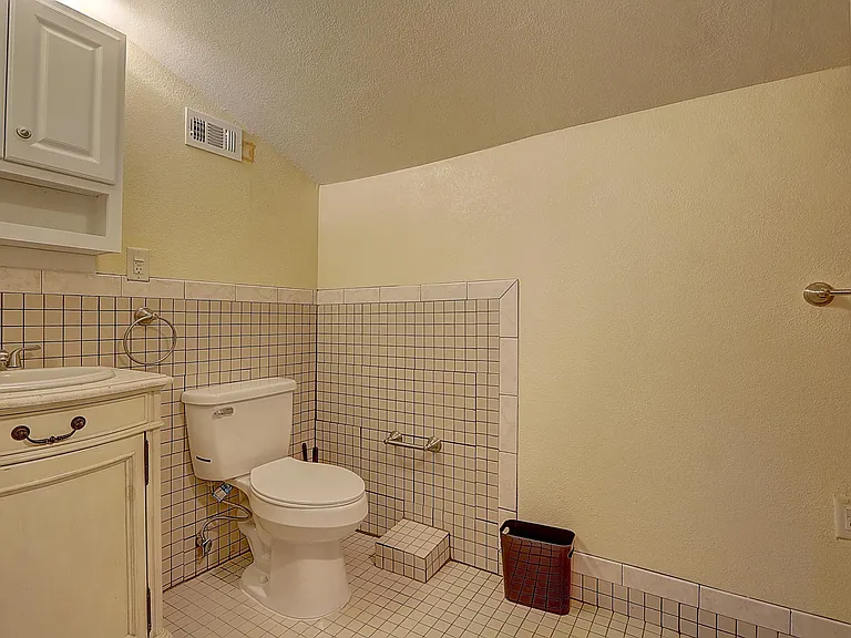 Mayflower Dr — Photo 5