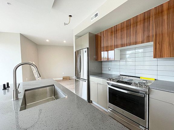 5th image of 517 Poplar St #108-G