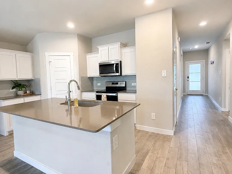 9328 Herringbone Dr — Photo 3