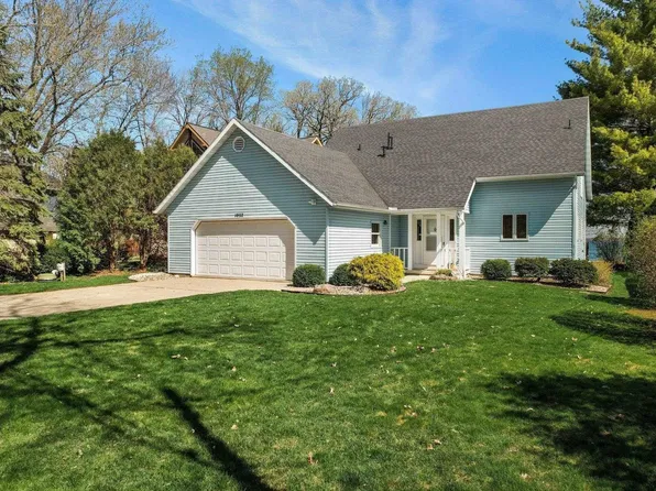 1932 Barber Dr, Stoughton, WI 53589