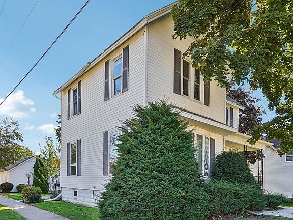 3rd image of 290 Williams St