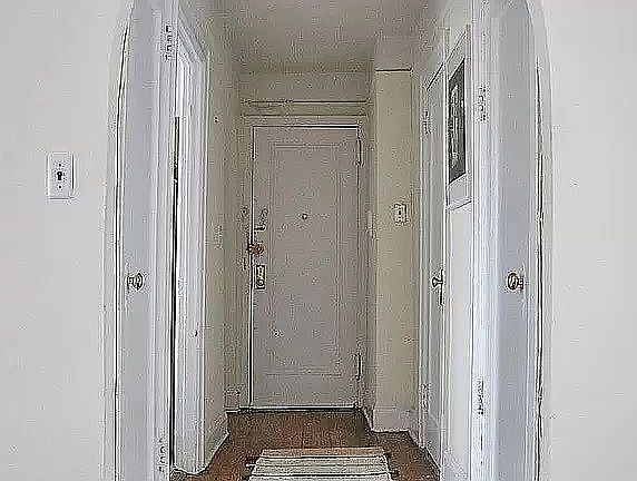 4th image of 190 Norfolk St APT 9