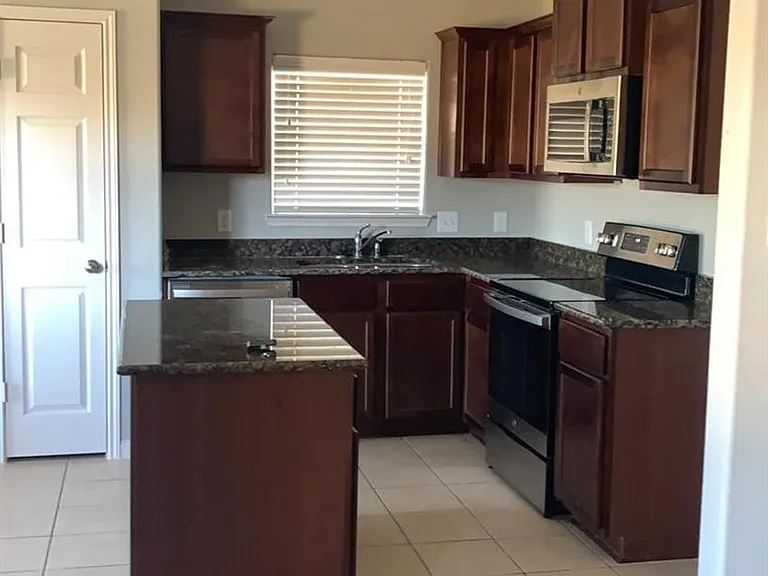 38206 S Lost Creek Blvd — Photo 6