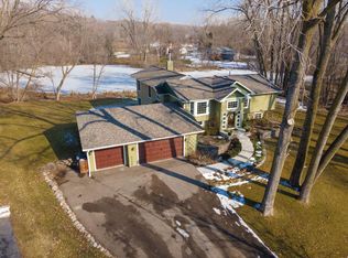 16670 Creekside Ln, Minnetonka, MN 55345
