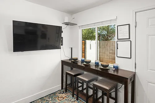 1110 E Polk St Photo 1