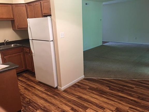 3rd image of 560 Chapel Lake Dr APT 301