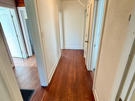5th image of 428 10th Ave N