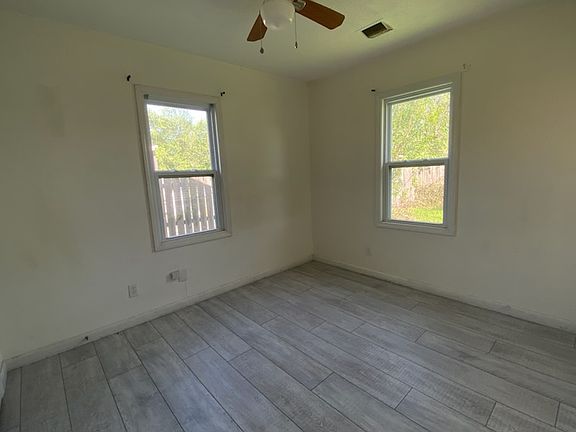 3rd image of 2427 W Graber St