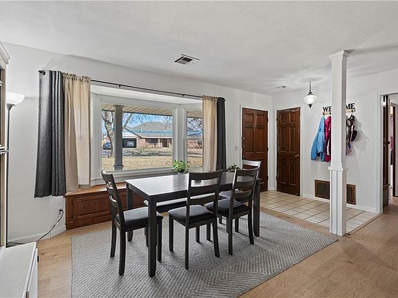 3rd image of 220 E 2nd Ave