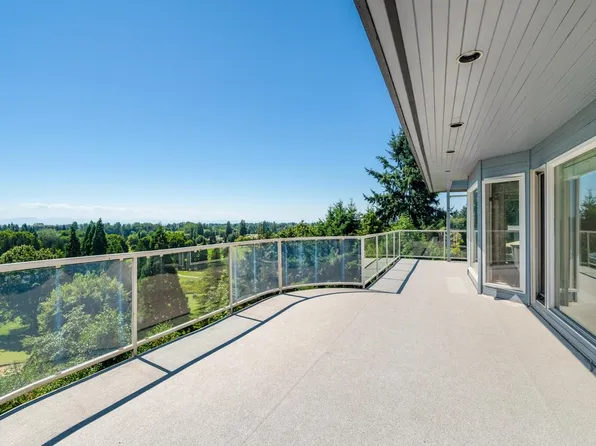 2408 SW Marine Dr, Vancouver, BC V6P 6C2