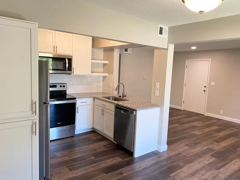 2901-2905 Rollins Rd #2911 — Photo 11