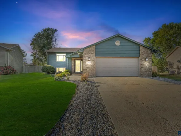 5521 S Aaron Ave, Sioux Falls, SD 57106