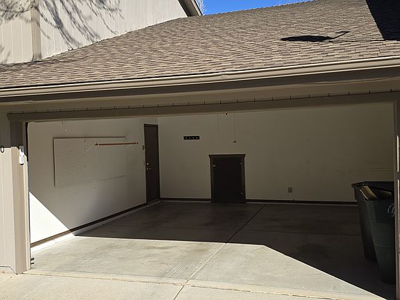 2nd image of 1650 N Lakeview Ln