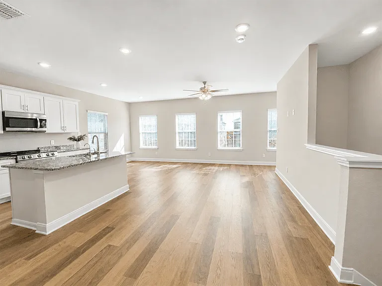 7149 Magnolia Crk #201 — Photo 22