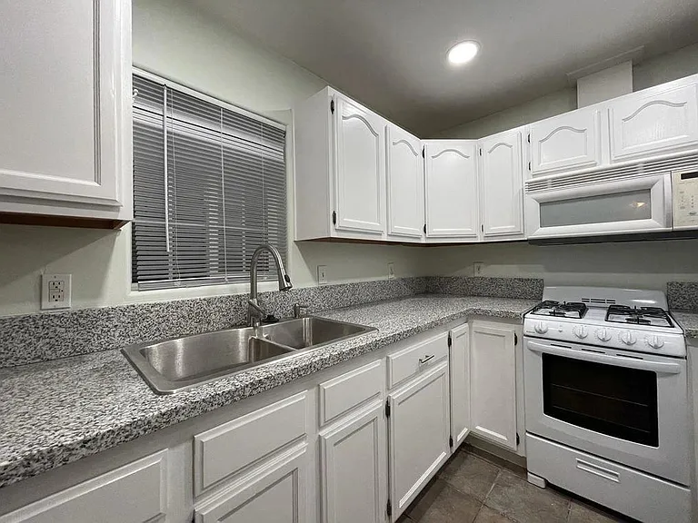 732 E Santa Clara St #720 — Photo 5