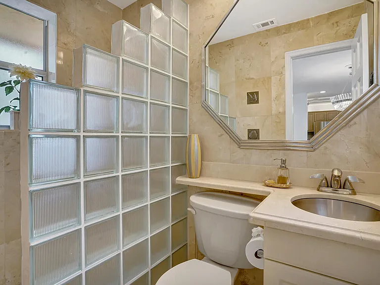 290 E Fern Dr — Photo 24