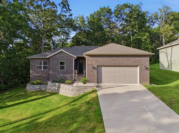 8 Leyland Dr, Bella Vista, AR 72714