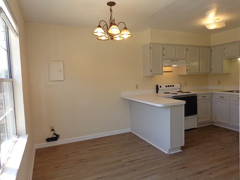 4628 Coronet Ave — Photo 7