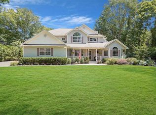 3 Lewis St, East Setauket, NY 11733