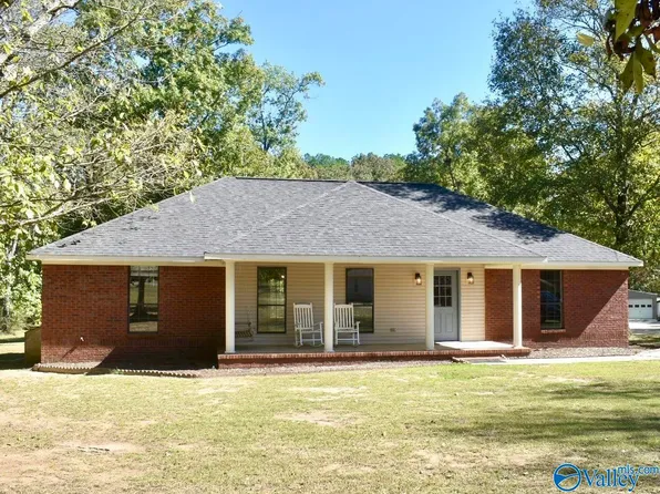 321 Scoles Rd, Guntersville, AL 35976