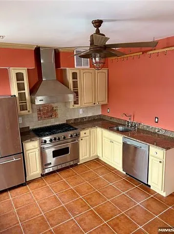 266 Livingston Ave #2 — Photo 5