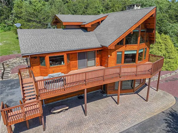 8 Highlands Ln, Hardwick, NJ 07825