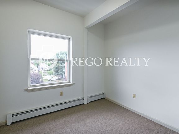 5th image of 670-676 Broad St #301
