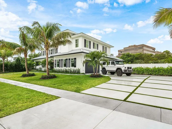 11823 Lake Shore Place, North Palm Beach, FL 33408