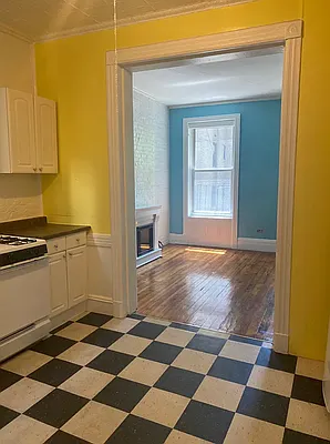 Rented by Coldwell Banker Warburg | media 6