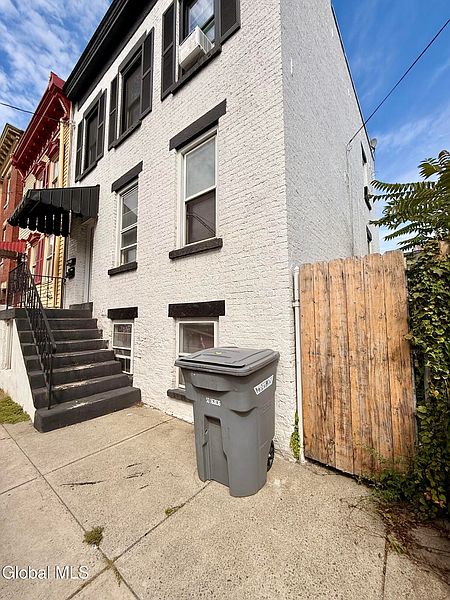 3rd image of 105 Ferry Street