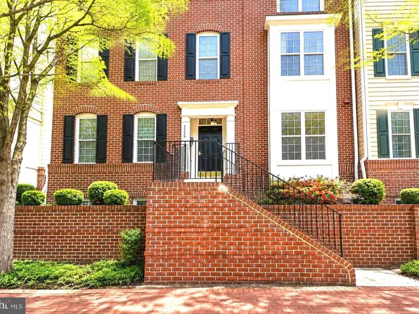 8856 Ashgrove House Ln APT 102, Vienna, VA 22182