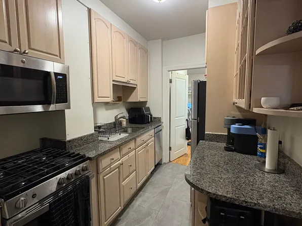 62 W Cedar St APT 3, Boston, MA 02114