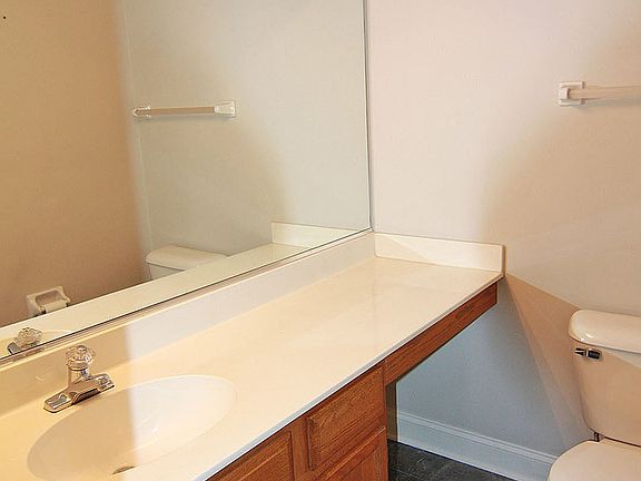 5th image of 905 Huntington Dr #905