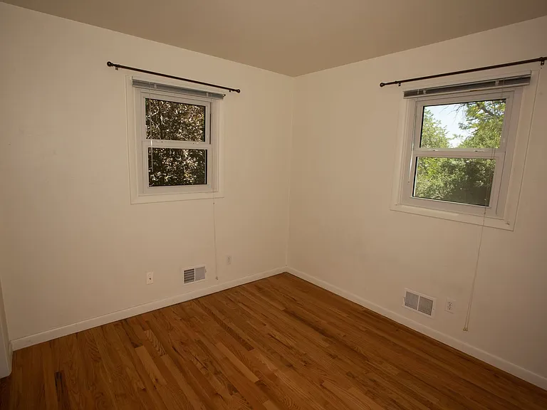 1060 Briarwood Rd — Photo 12