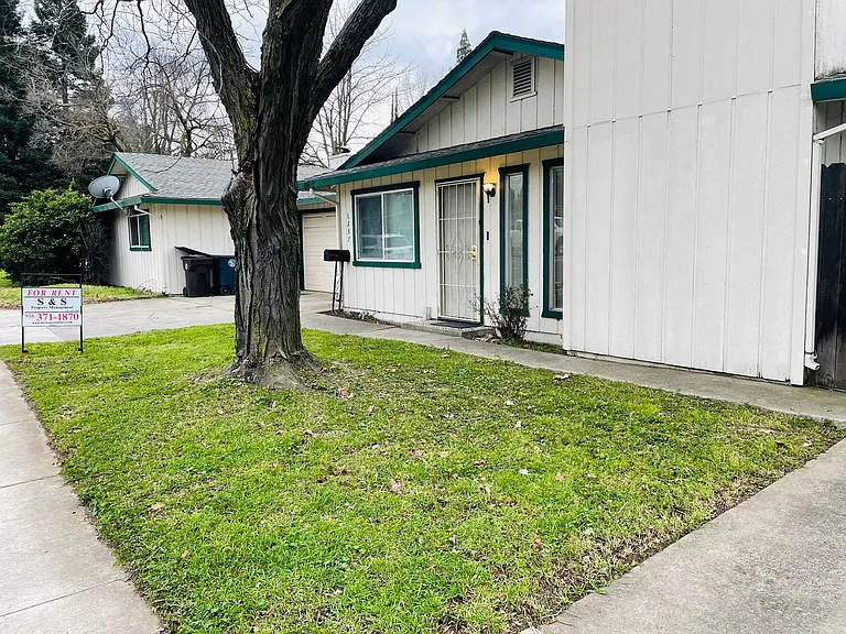8237 Sunrise Blvd — Photo 3
