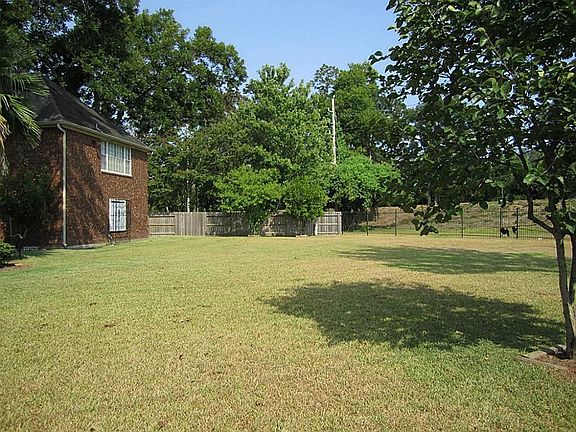 2nd image of 3703 Stockbridge Dr