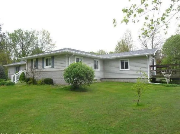 27125 Delos Rd, New Boston, MI 48164