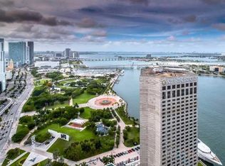 325 Biscayne Blvd #UPH22, Miami, FL 33131