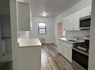 159 Main St APT 2C, Huntington, NY 11743