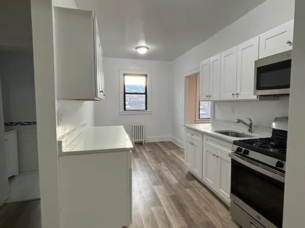 159 Main St APT 2C, Huntington, NY 11743