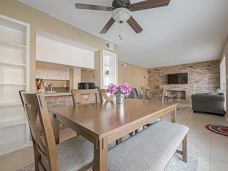 2101 Fountain View Dr #19 — Photo 10