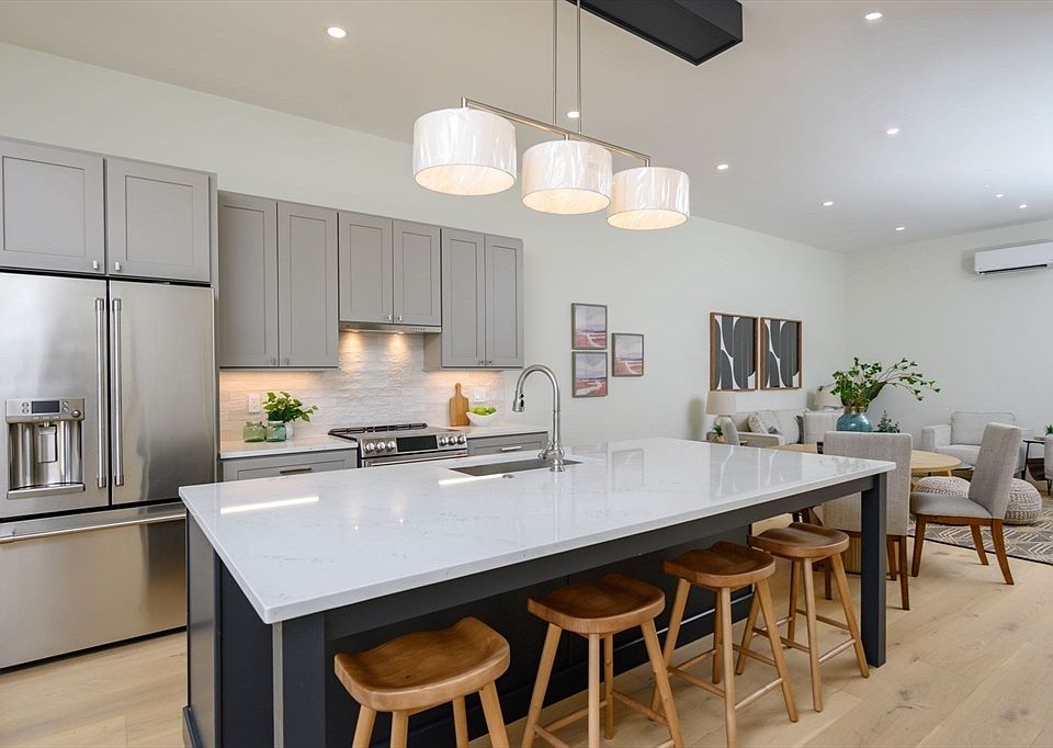 1st image of 21 Tanglewood Rd #1