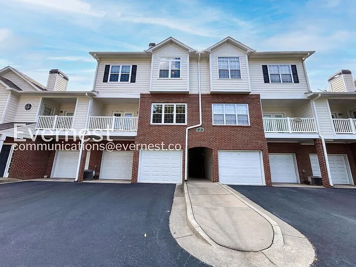 3 bed, 2.5 bath, 1786 sqft, $2,345 — Photo 1