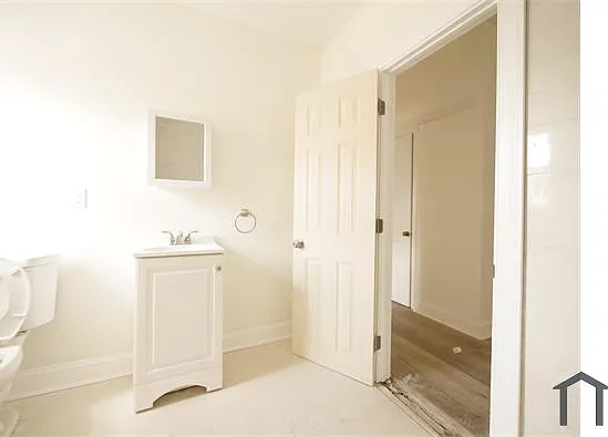 5901 Belmar Ter #B — Photo 3