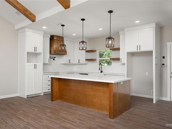 4th image of 328 Brooks Cir N