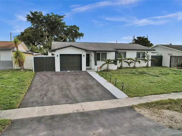 6831 Pershing St, Hollywood, FL 33024